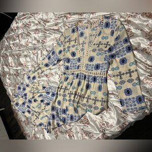 Selfie Leslie Cream and Blue Dress